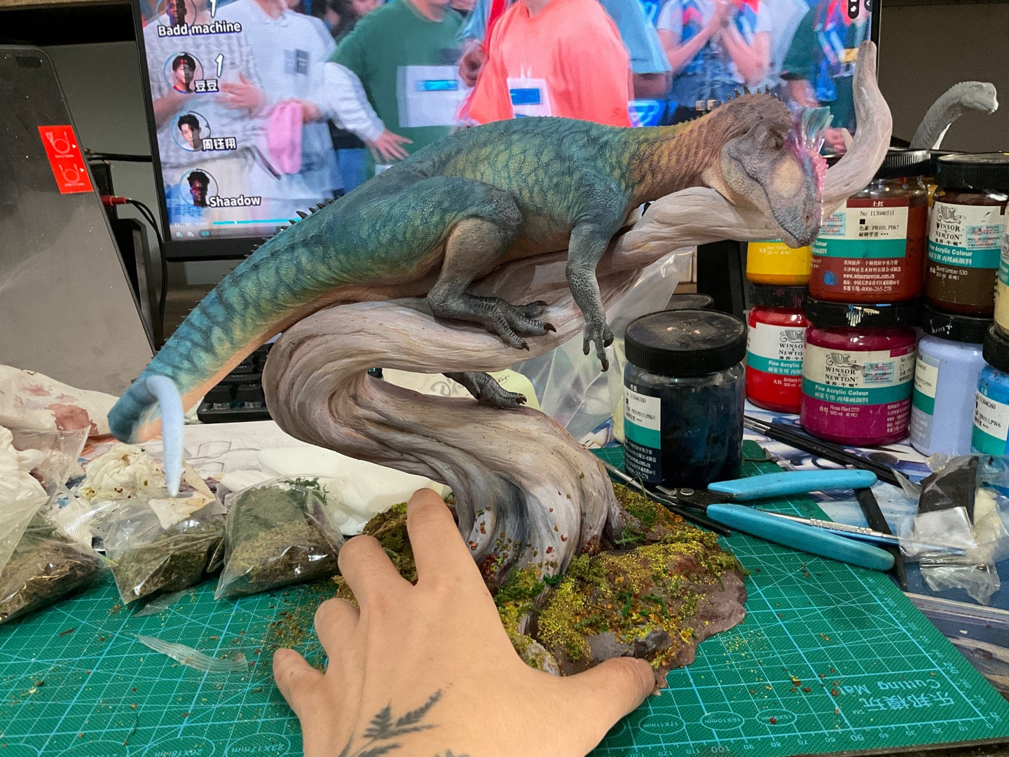 LINGHU ART STUDIO Cryolophosaurus Scene Model