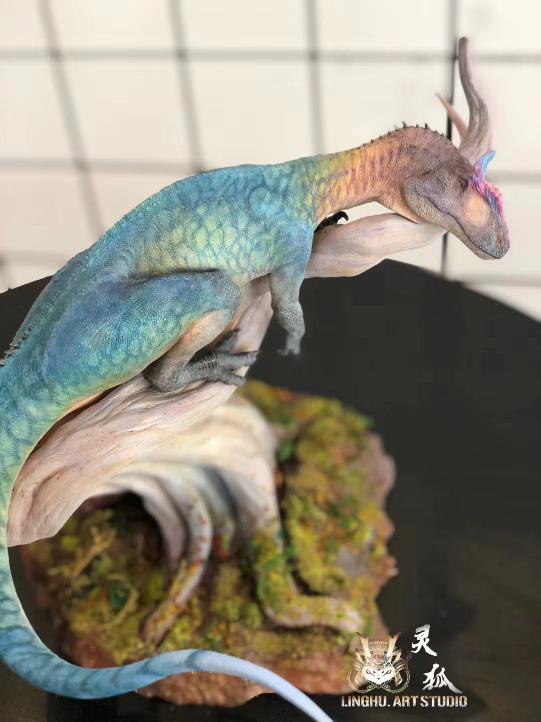 LINGHU ART STUDIO Cryolophosaurus Scene Model