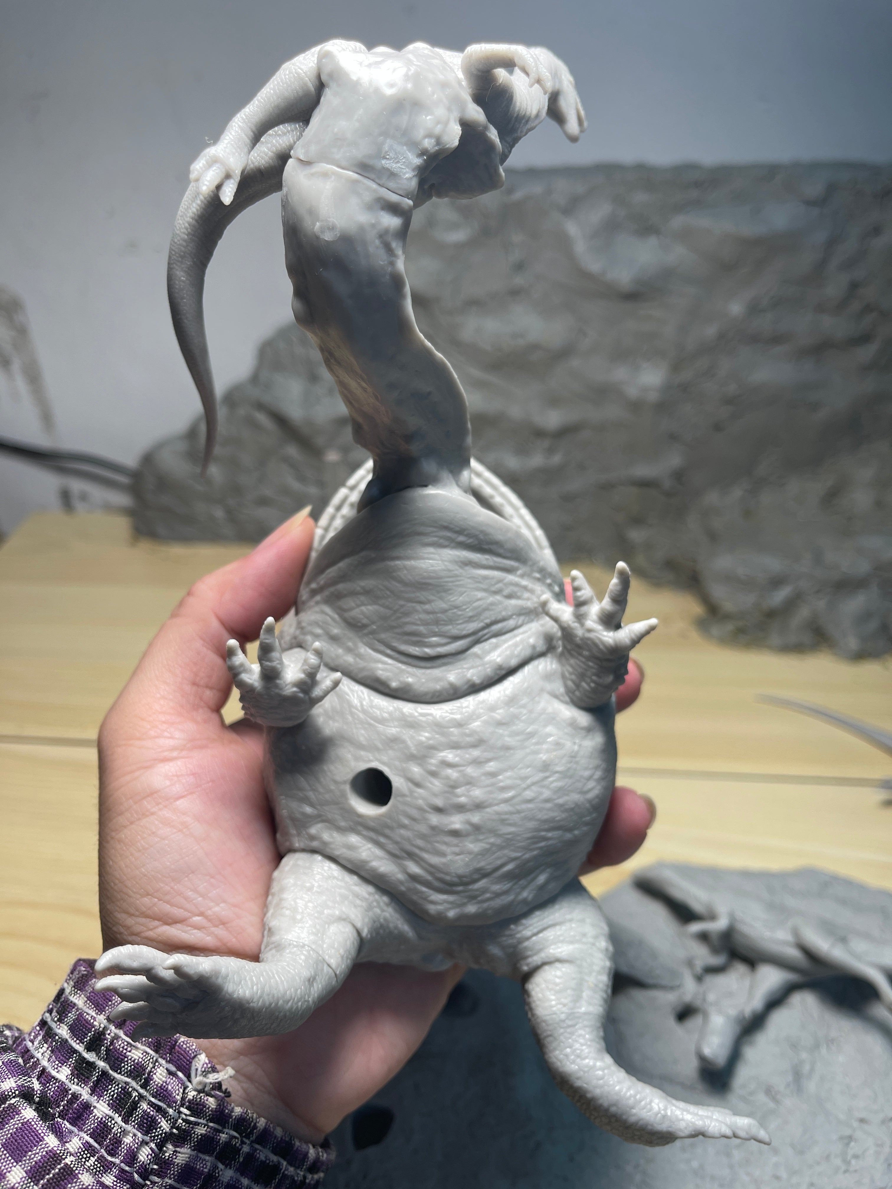 Sensen 1:5 Scale Beelzebufo Masiakasaurus Scene Statue