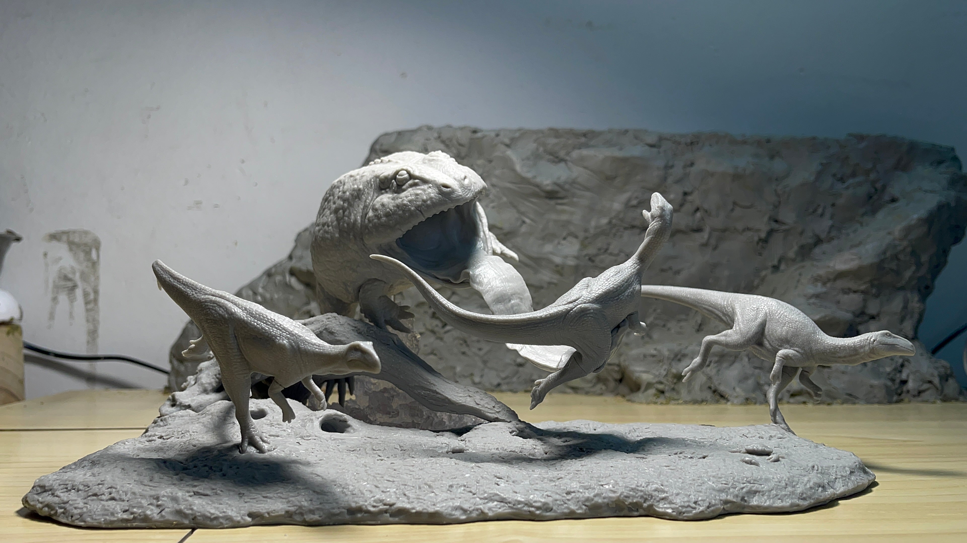 Sensen 1:5 Scale Beelzebufo Masiakasaurus Scene Statue