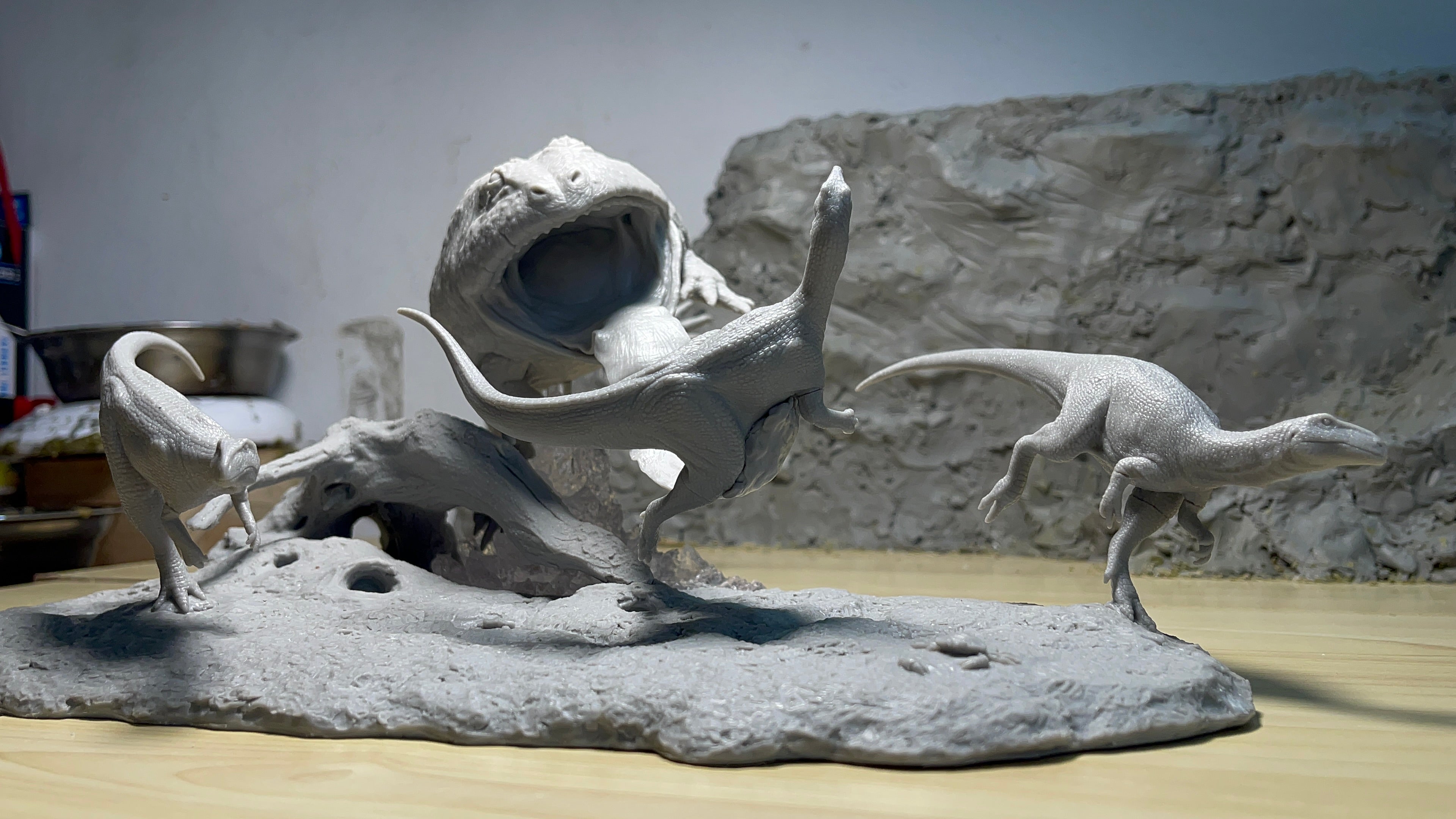 Sensen 1:5 Scale Beelzebufo Masiakasaurus Scene Statue