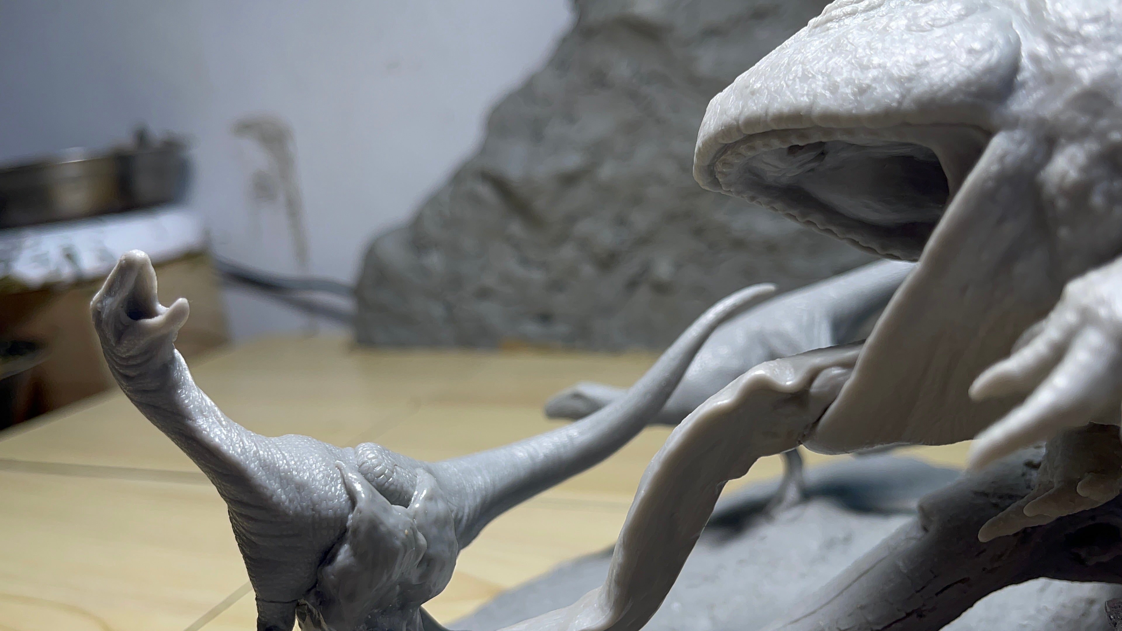 Sensen 1:5 Scale Beelzebufo Masiakasaurus Scene Statue