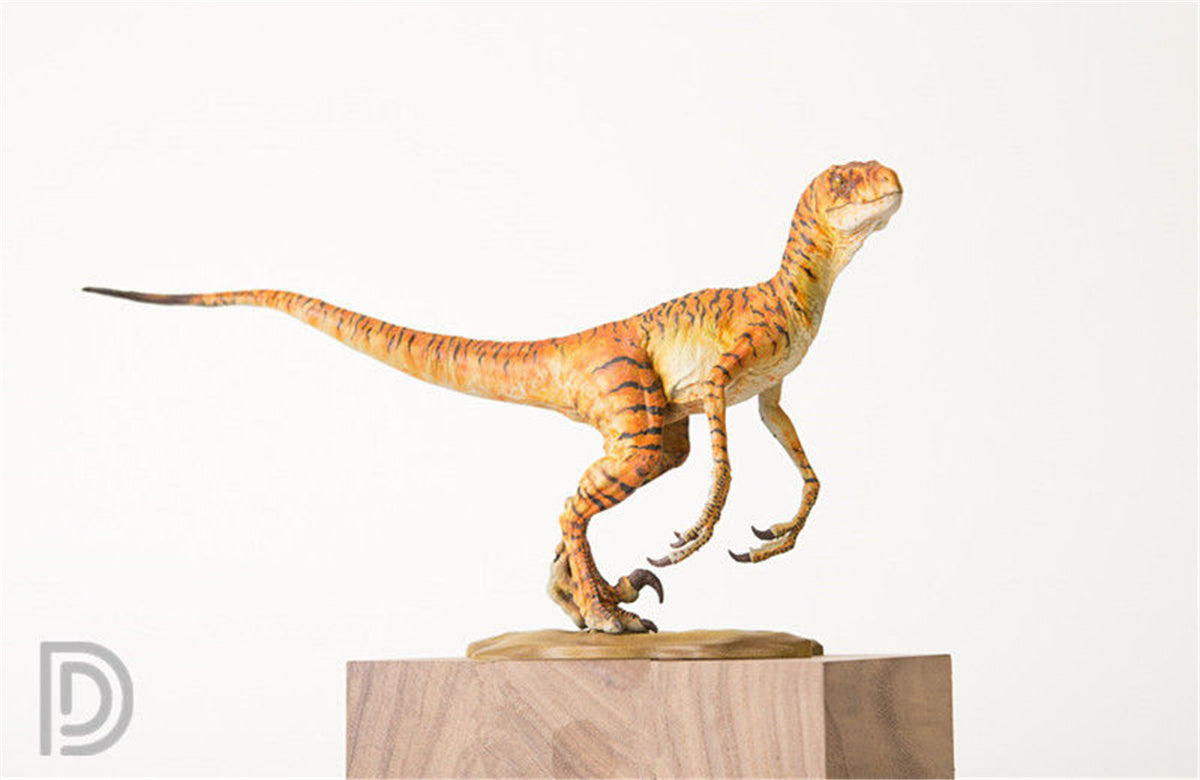 DINO DREAM 1/15 Velociraptor Raptor Tiger Statue