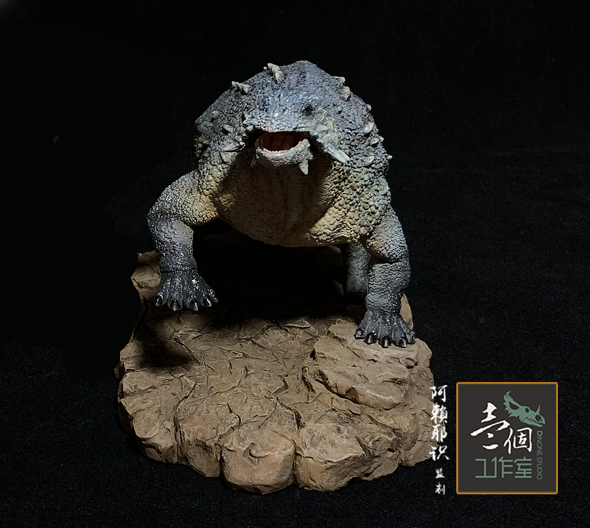 DINONE STUDIO 1/20 Inostrancevia VS Scutosaurus Scene Statue