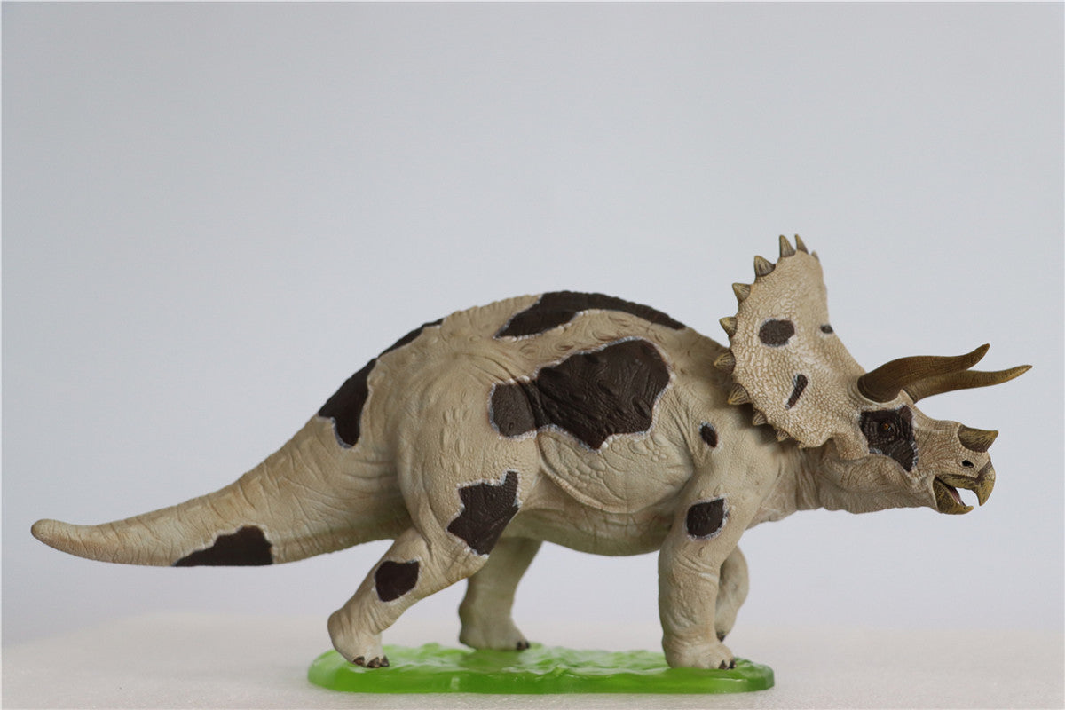 Nanmu 1/35 Triceratops Figure