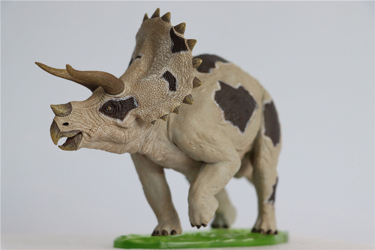Nanmu 1/35 Triceratops Figure