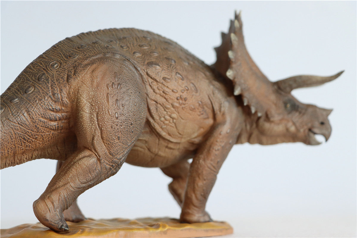 Nanmu 1/35 Triceratops Figure