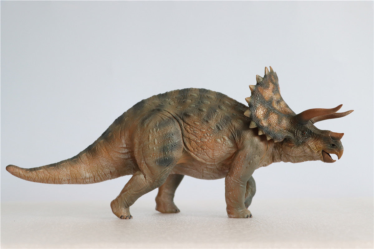 Nanmu 1/35 Triceratops Figure