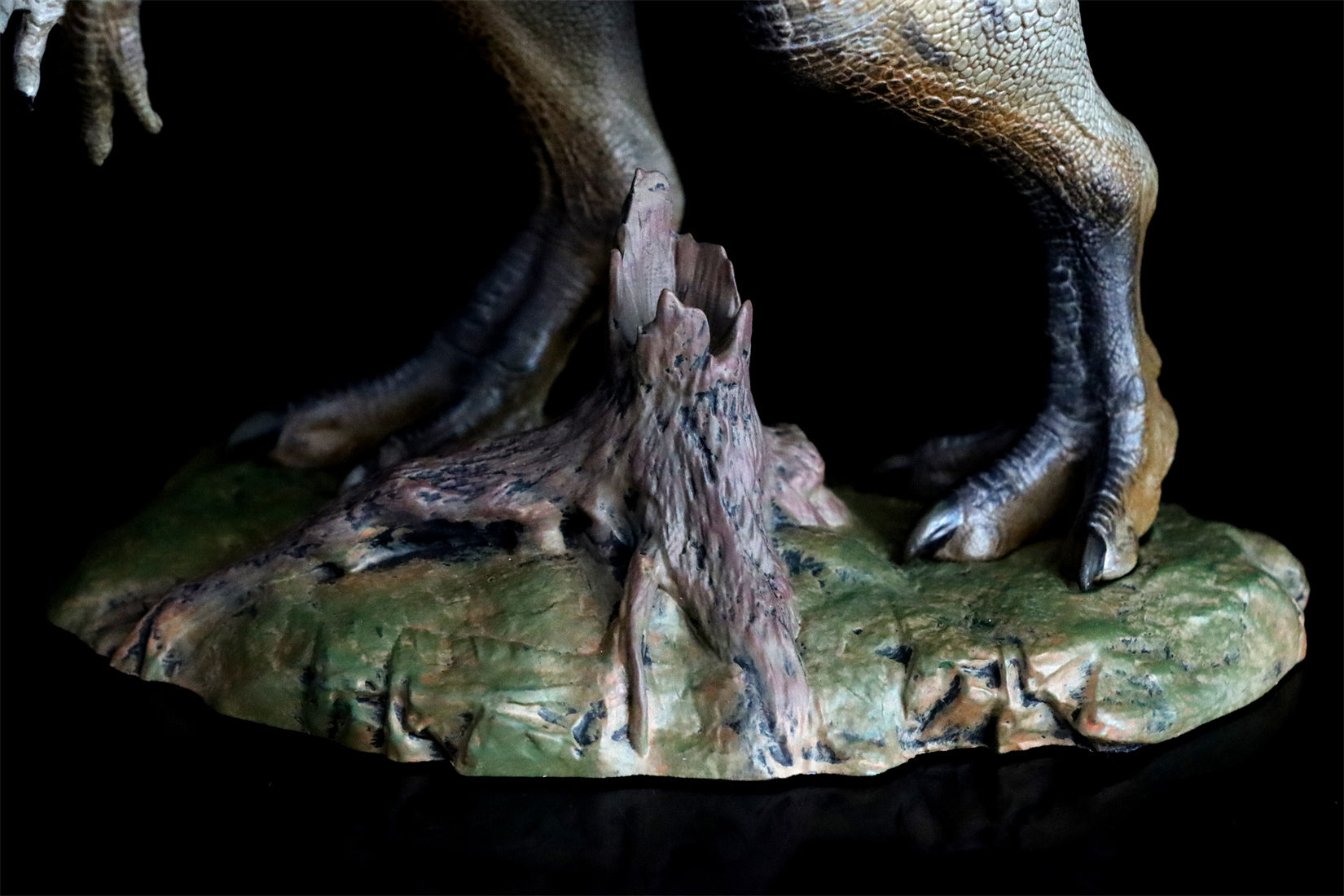 Nanmu Giganotosaurus 2.0 The King of the Border Figure