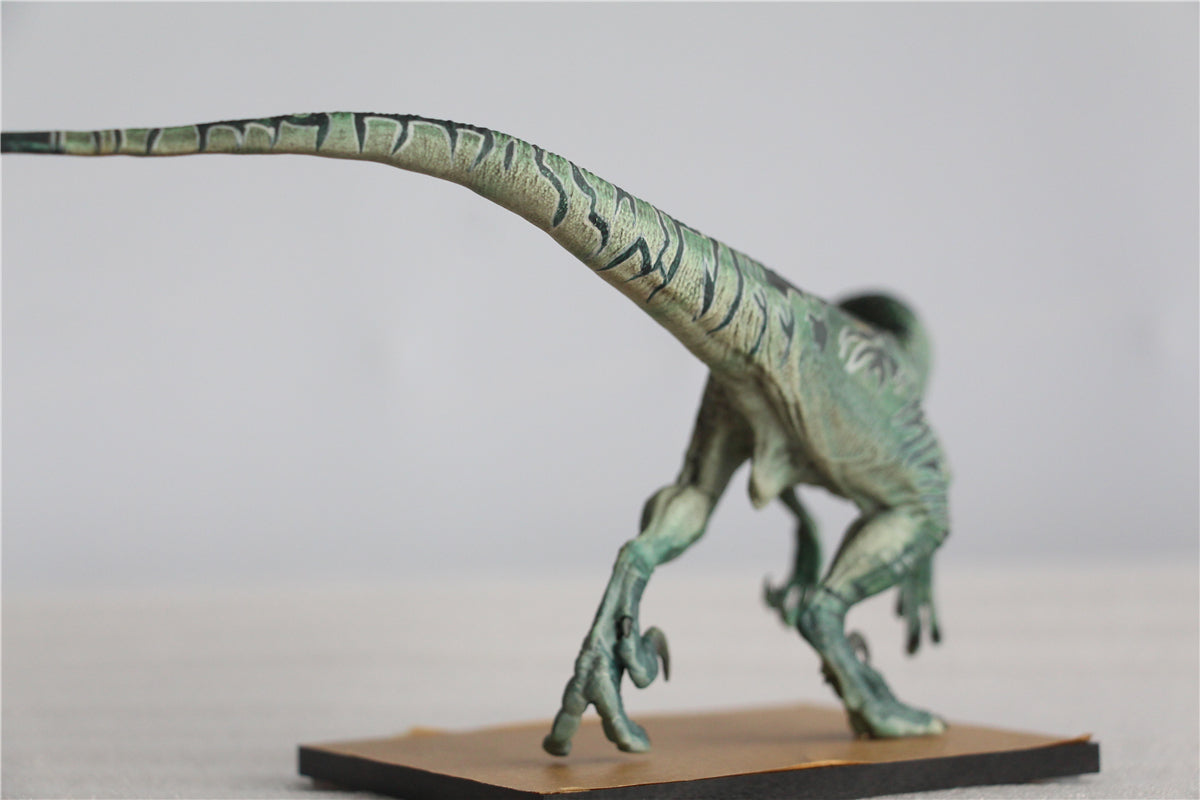 DINO DREAM 1/15 Green Velociraptor Raptor Delta Statue