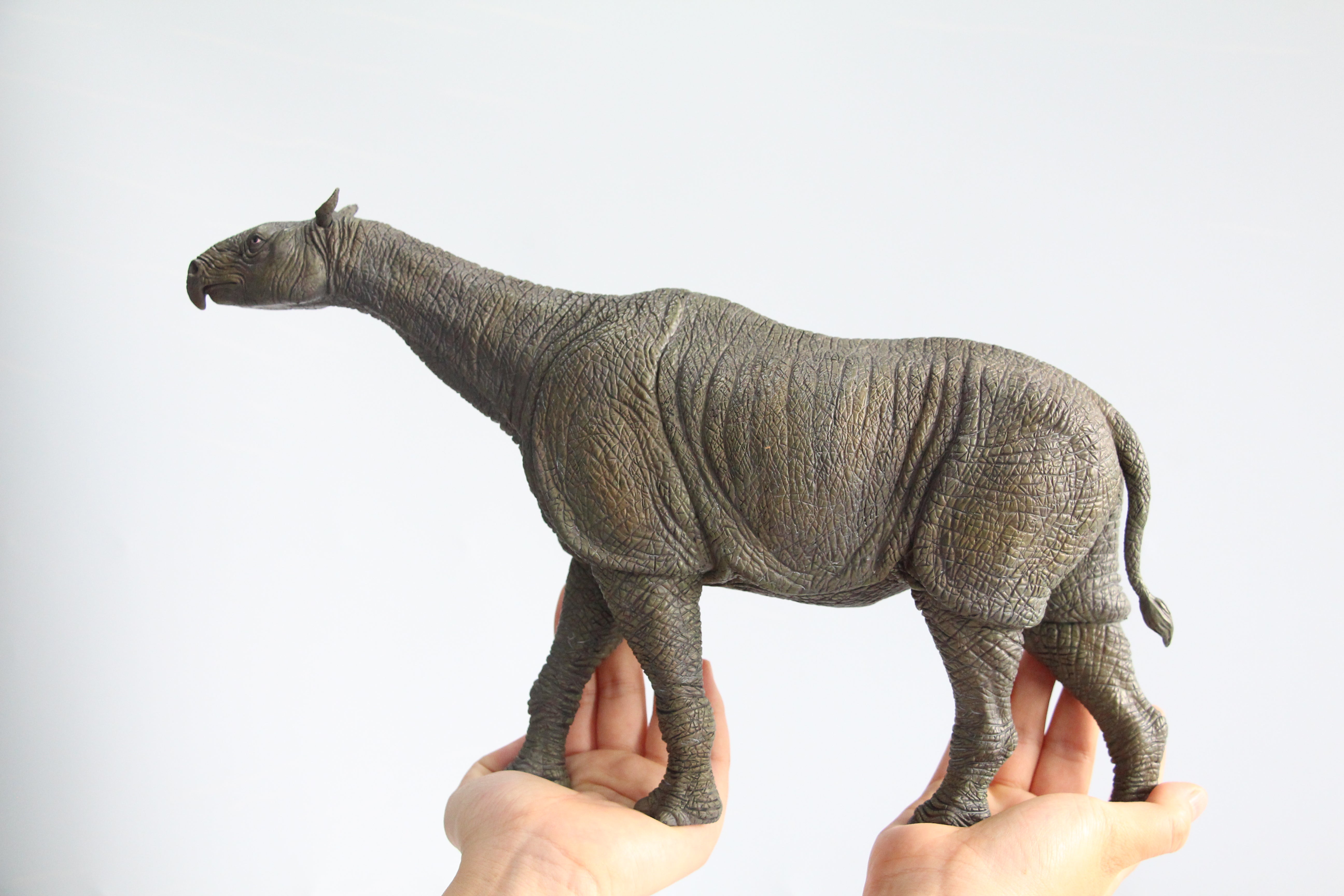 ITOY 1/35 Paraceratherium Statue