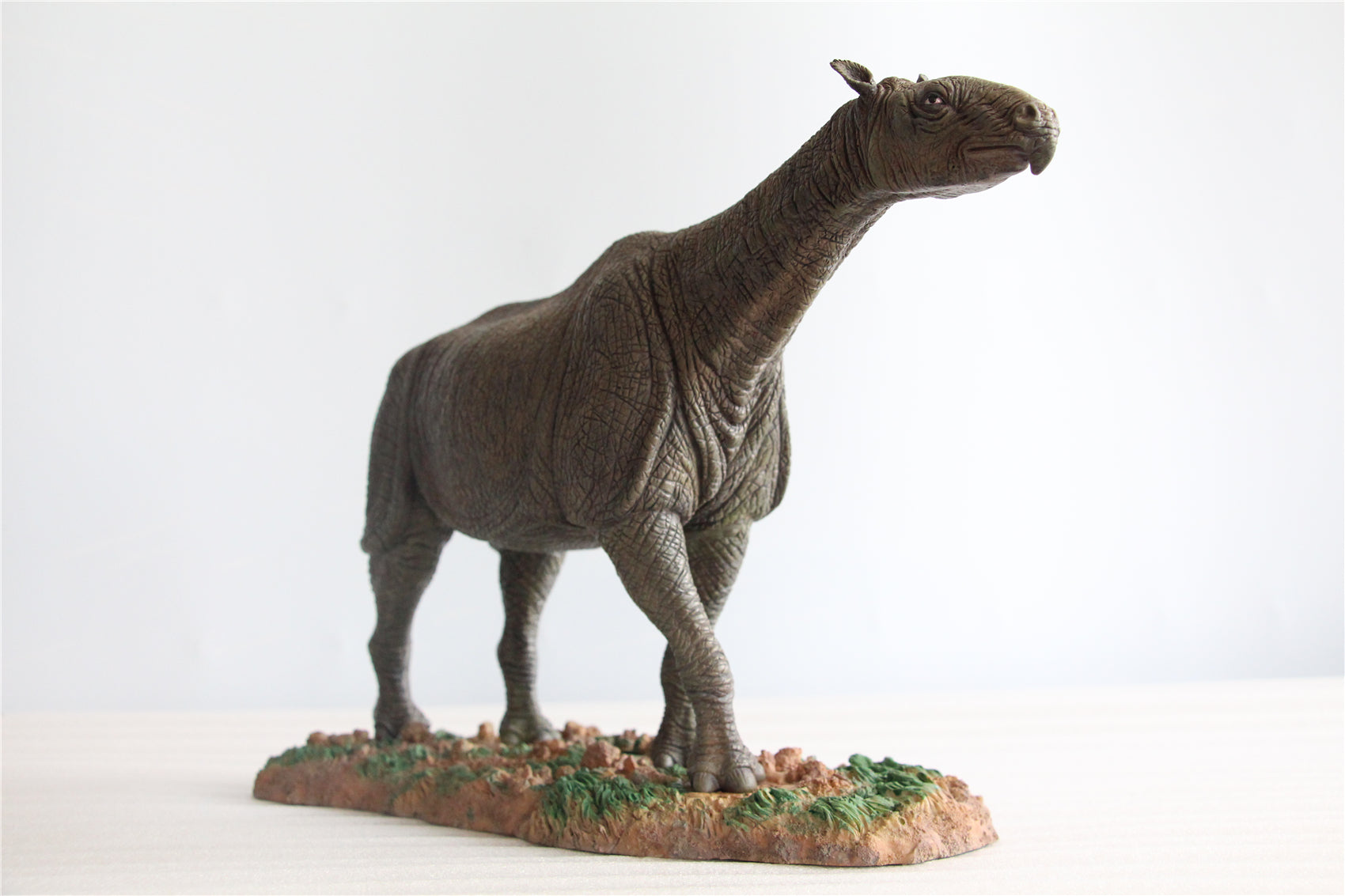 ITOY 1/35 Paraceratherium Statue