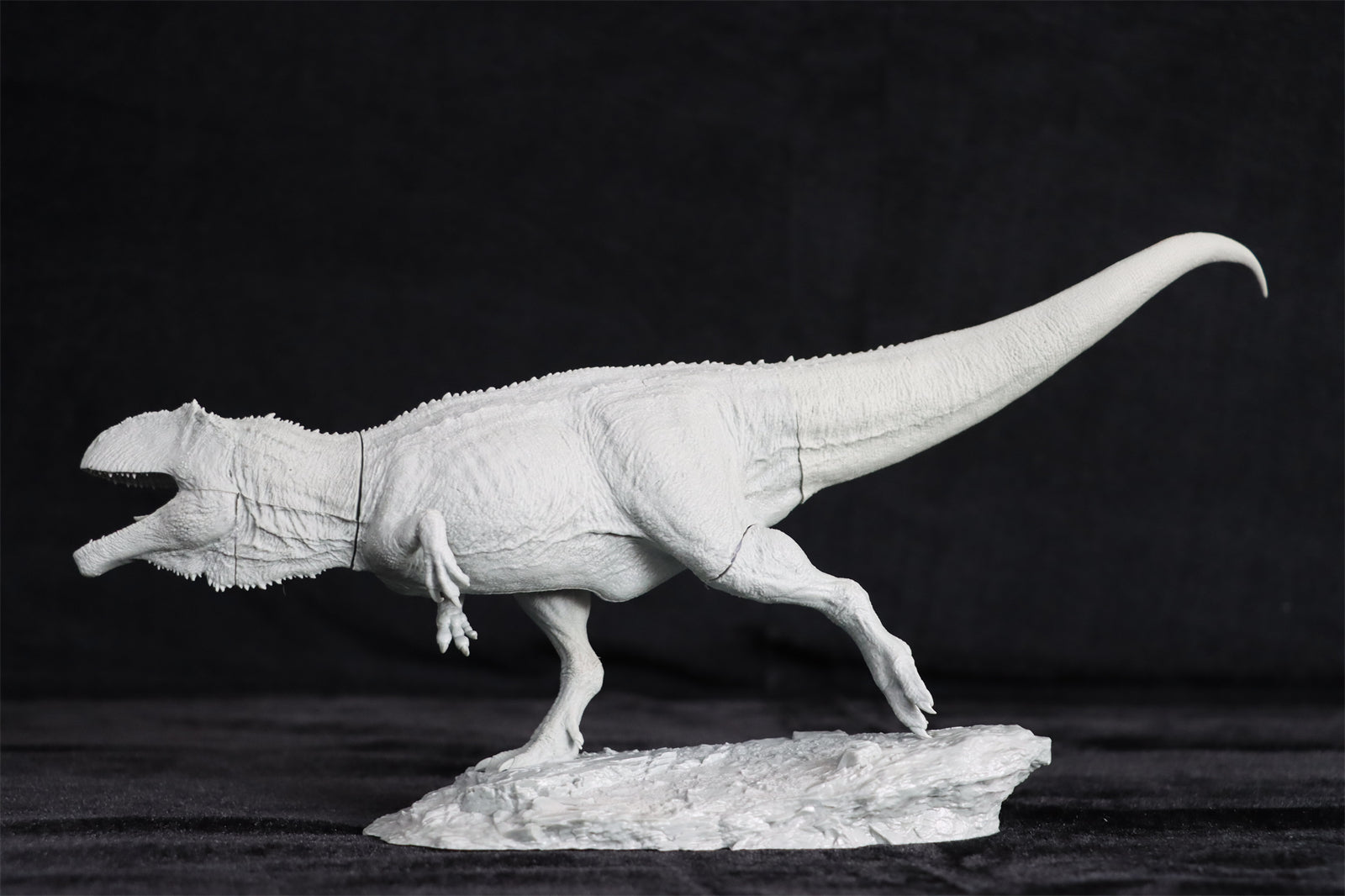1/35 Giganotosaurus Statue