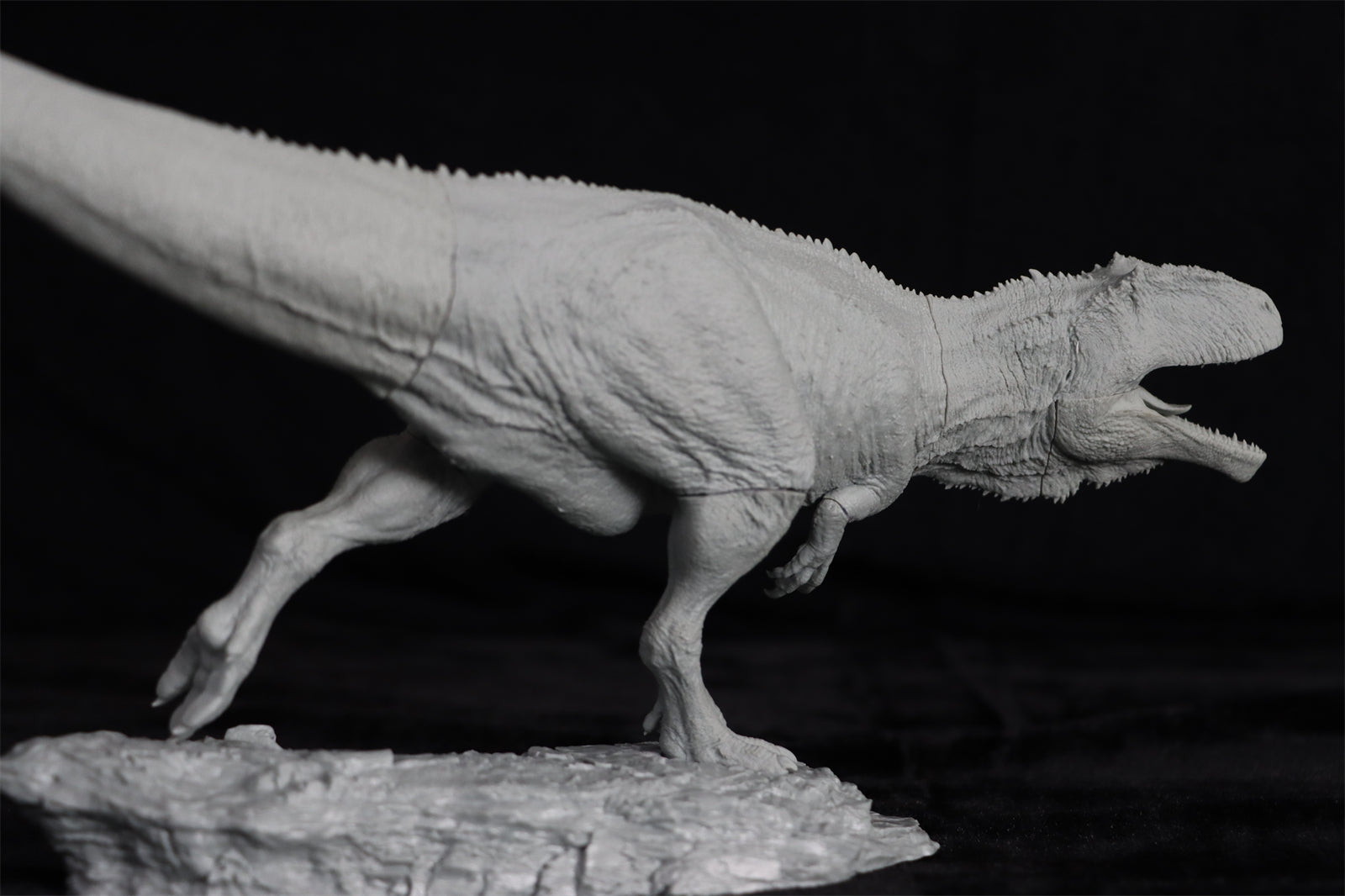 1/35 Giganotosaurus Statue