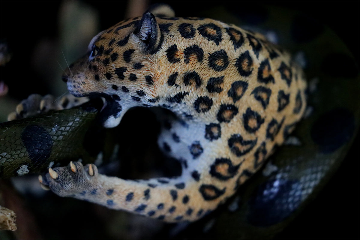 K&P 1/6 Anaconda VS Panthera onca Scene Statue