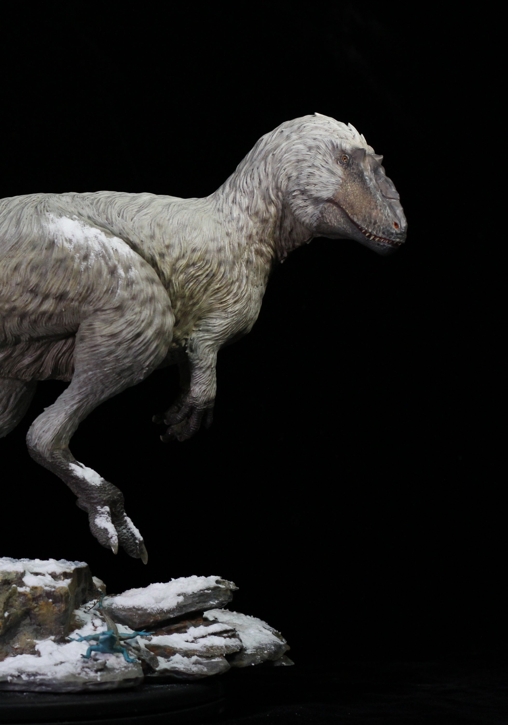 Yutyrannus Scene Statue