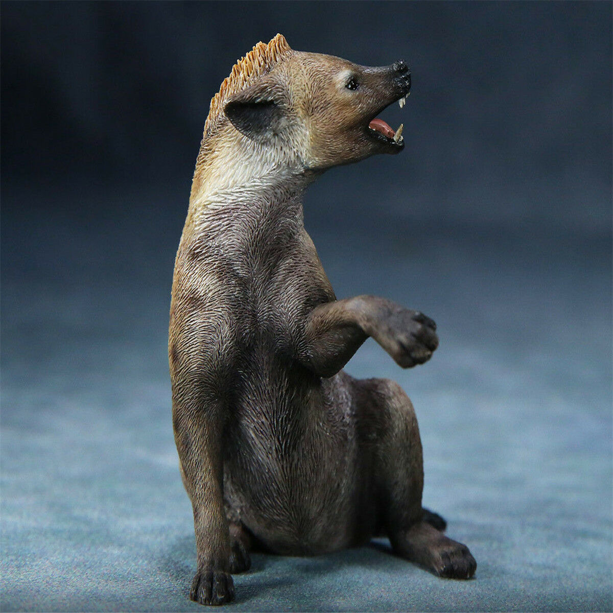 Nanmu Thundering Rage Africa lion VS Spotted hyena Figure